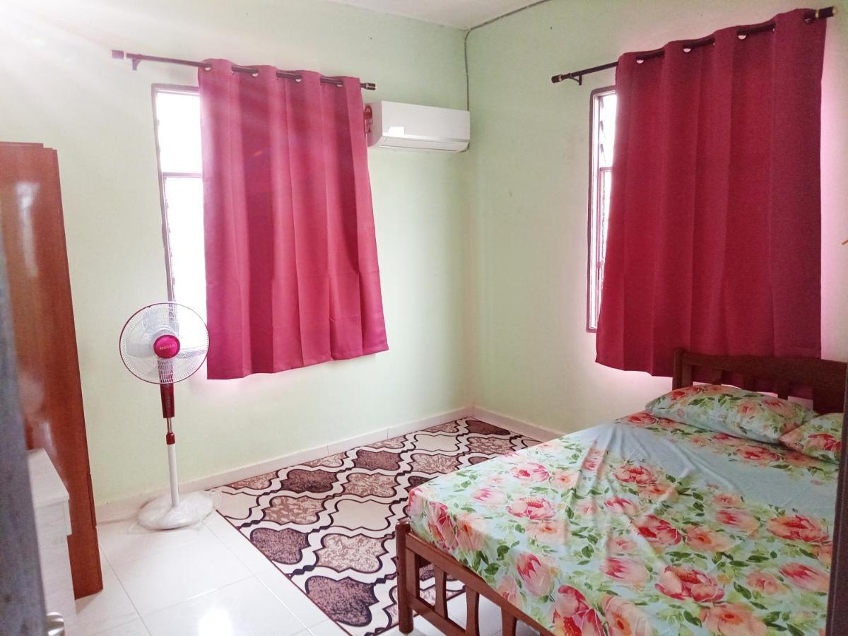 Homestay Wan Z Kuala Terengganu Exterior foto