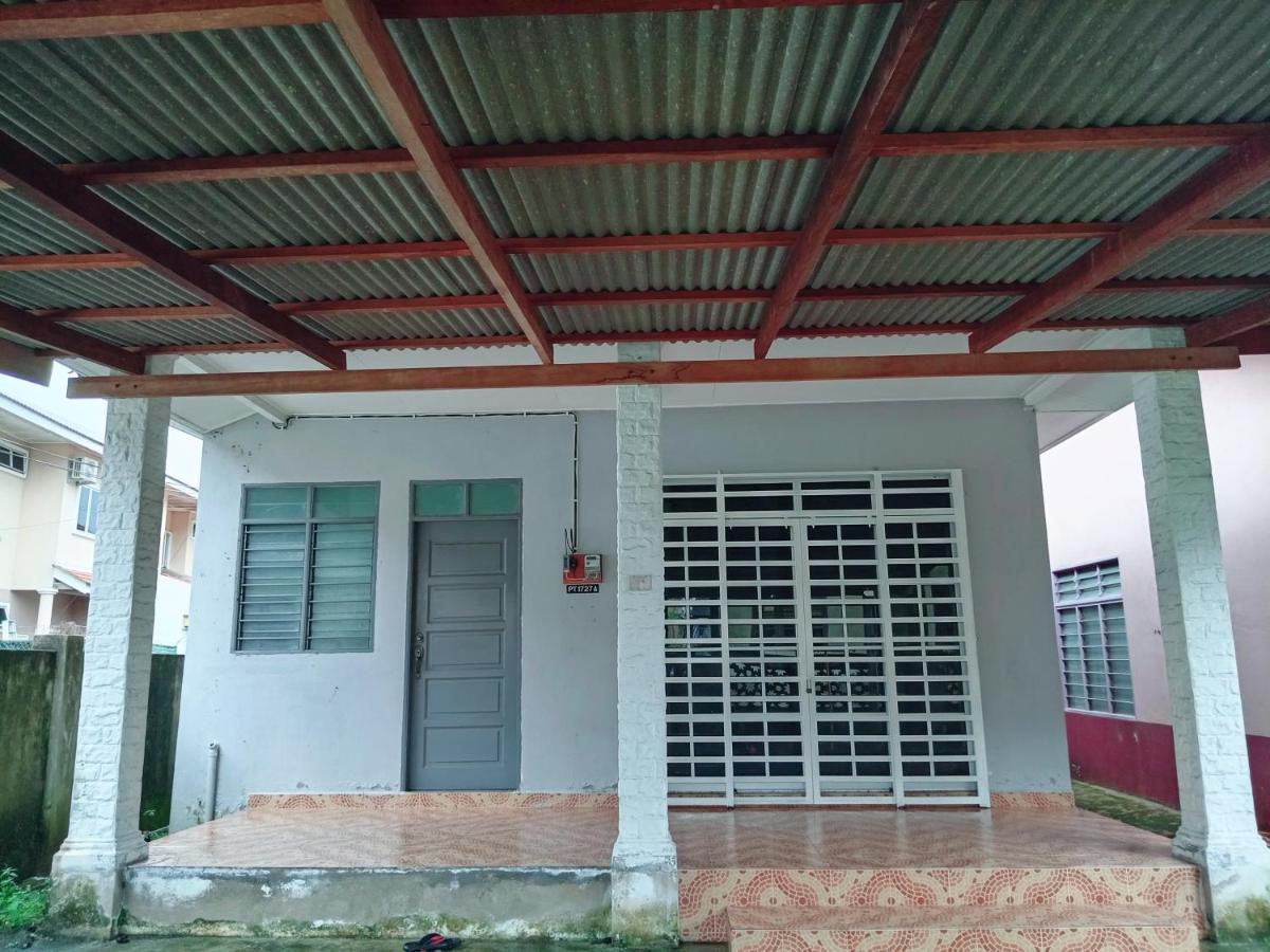 Homestay Wan Z Kuala Terengganu Exterior foto